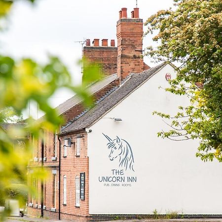 The Unicorn Inn Newton Solney Exteriér fotografie