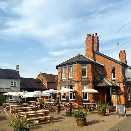 The Unicorn Inn Newton Solney Exteriér fotografie