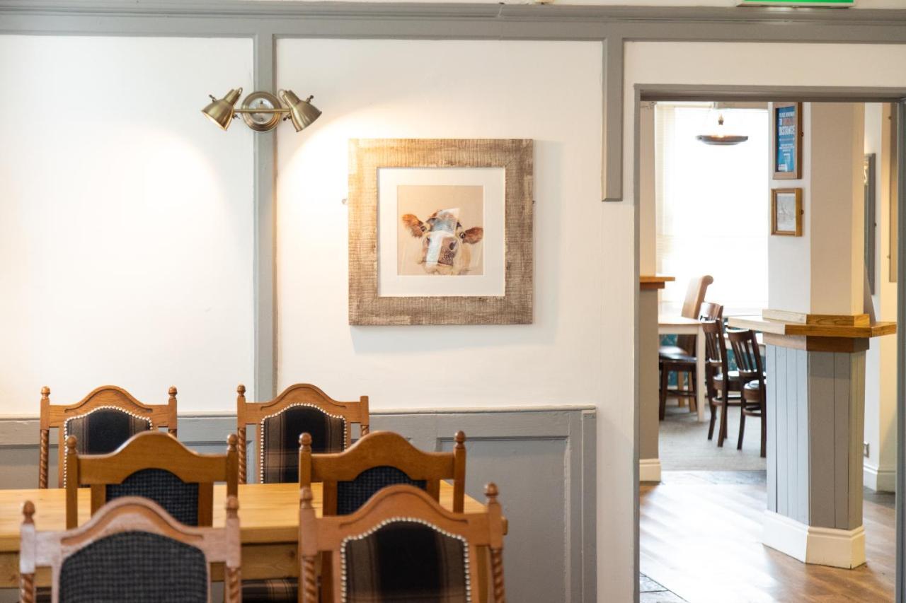 The Unicorn Inn Newton Solney Exteriér fotografie