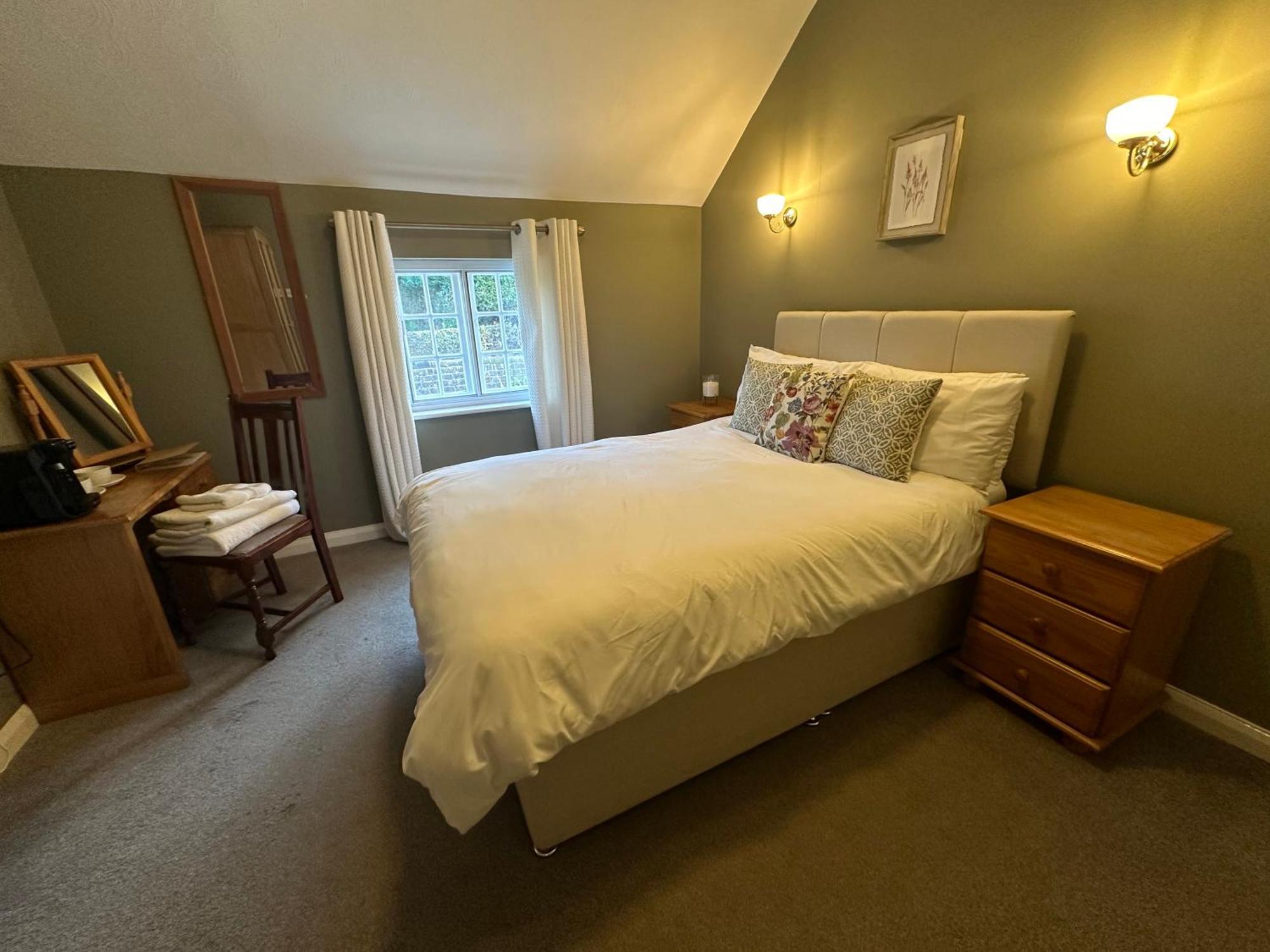 The Unicorn Inn Newton Solney Exteriér fotografie