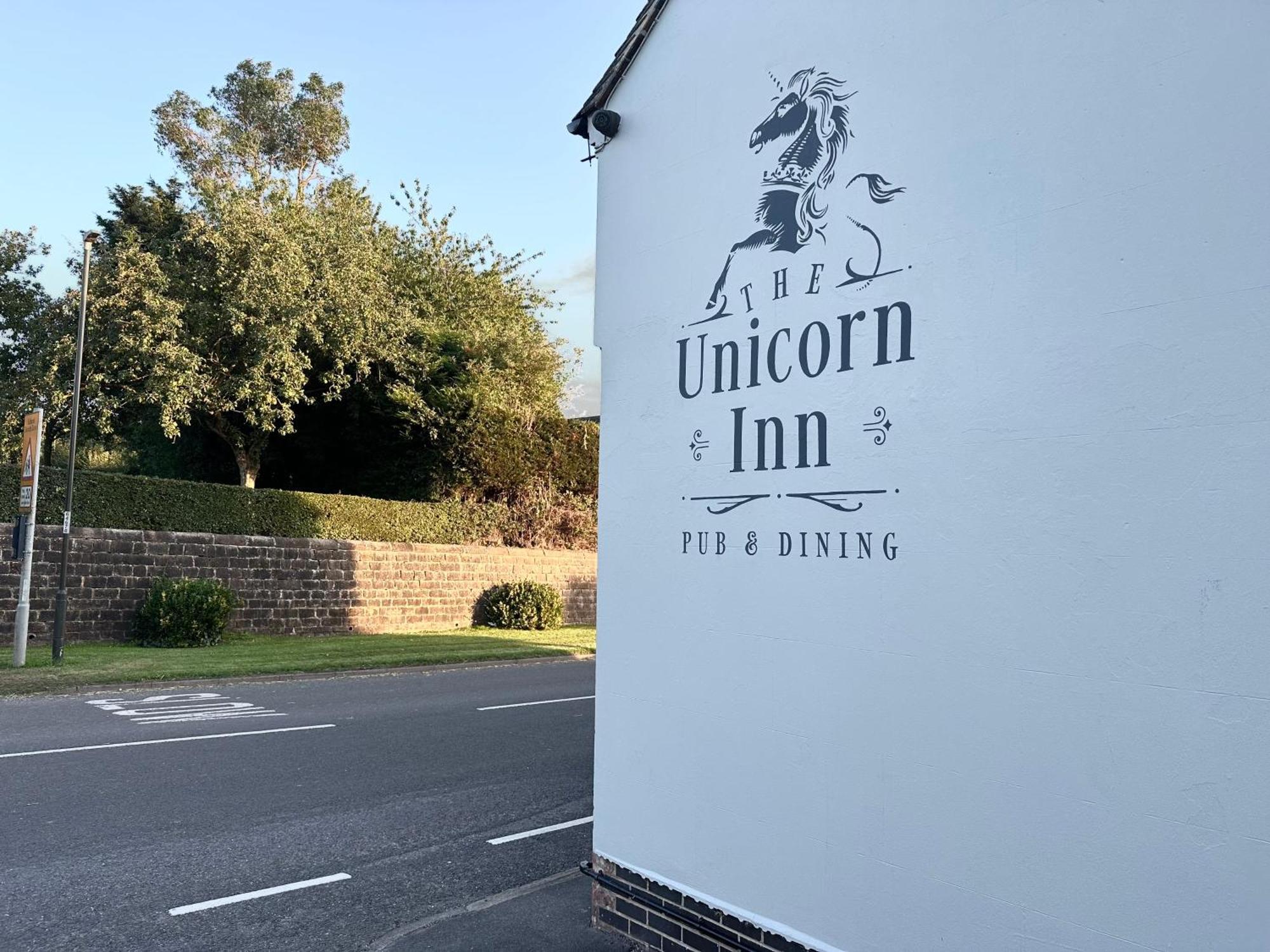 The Unicorn Inn Newton Solney Exteriér fotografie
